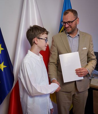 Grafika 2: Stypendium Wójta dla Alexandra McNamary