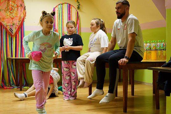 Grafika 2: Piłkarska noc w GOK-u - Polska kontra Holandia