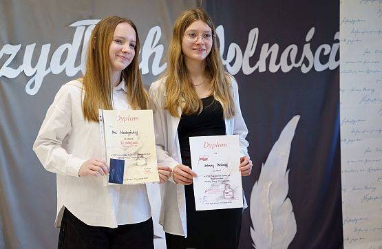 Grafika 60: VIII Powiatowy Konkurs Recytatorski Poezji Patriotycznej