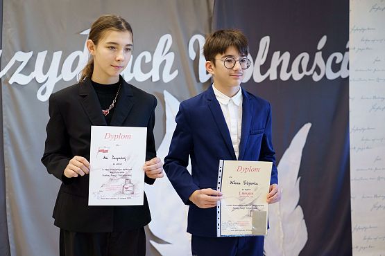 Grafika 61: VIII Powiatowy Konkurs Recytatorski Poezji Patriotycznej