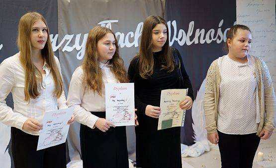 Grafika 62: VIII Powiatowy Konkurs Recytatorski Poezji Patriotycznej