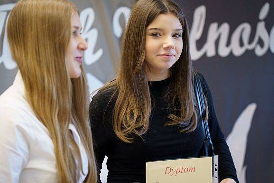 Grafika 64: VIII Powiatowy Konkurs Recytatorski Poezji Patriotycznej