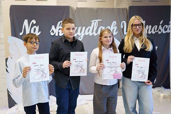 Grafika 65: VIII Powiatowy Konkurs Recytatorski Poezji Patriotycznej