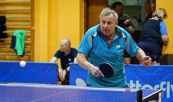 Grafika 7: Zacięta rywalizacja przy tenisowych stołach