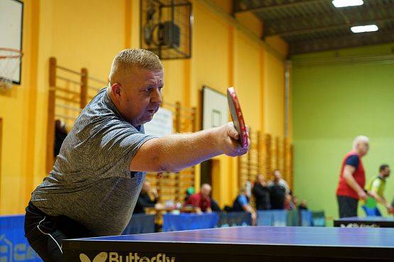 Grafika 14: Zacięta rywalizacja przy tenisowych stołach