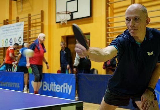 Grafika 17: Zacięta rywalizacja przy tenisowych stołach