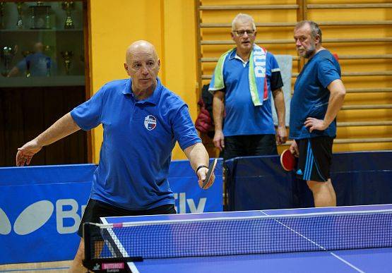 Grafika 24: Zacięta rywalizacja przy tenisowych stołach