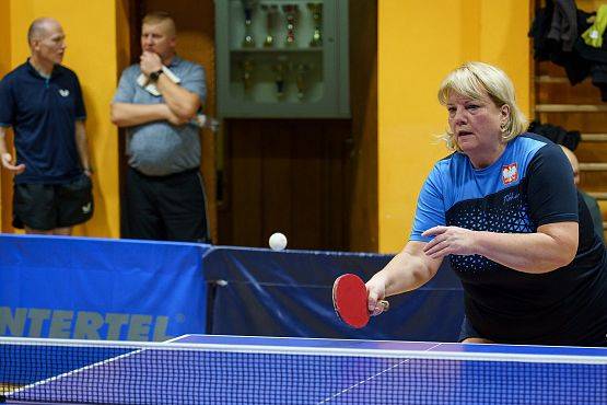 Grafika 26: Zacięta rywalizacja przy tenisowych stołach