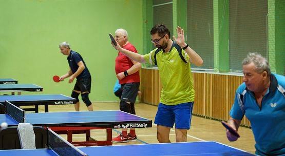 Grafika 29: Zacięta rywalizacja przy tenisowych stołach