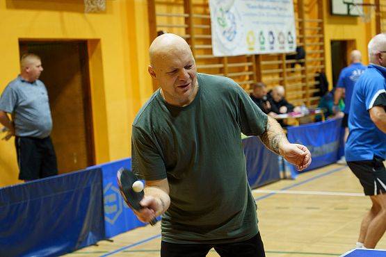 Grafika 31: Zacięta rywalizacja przy tenisowych stołach