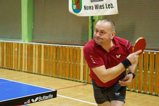 Grafika 39: Zacięta rywalizacja przy tenisowych stołach