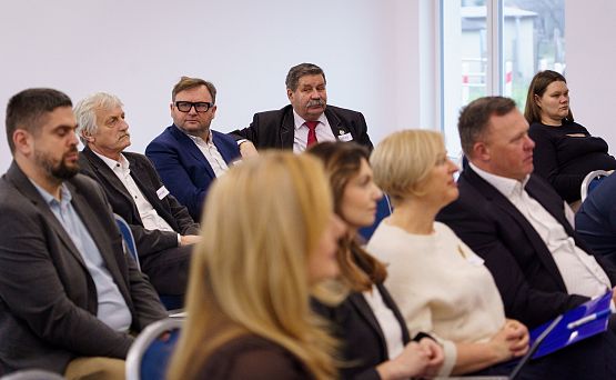 Grafika 14: Spotkanie Biznesu i Samorządu w Leśnicach - inspiracje, networking i plany na przyszłość