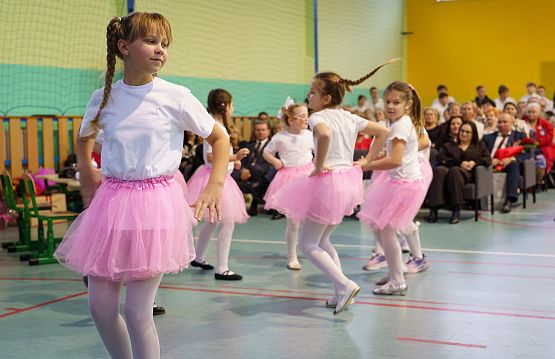 Grafika 31: 80-lecie Szkoły Podstawowej w Redkowicach