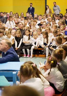 Grafika 43: 80-lecie Szkoły Podstawowej w Redkowicach