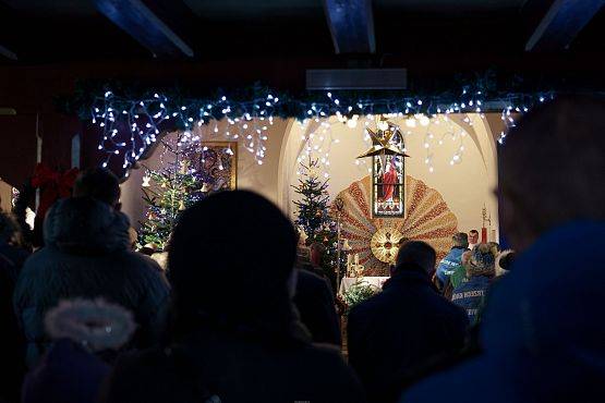 Grafika 2: Orszak Trzech Króli przeszedł ulicami Lubowidza i Mostów