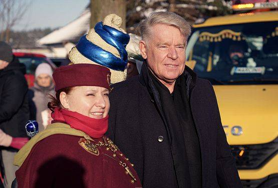 Grafika 15: Orszak Trzech Króli przeszedł ulicami Lubowidza i Mostów