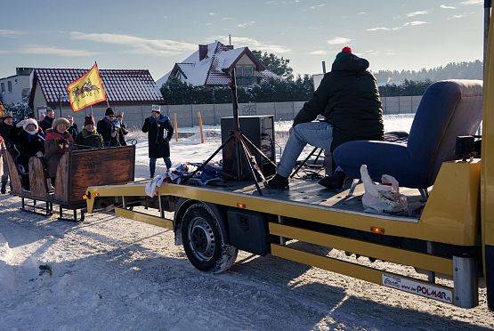 Grafika 27: Orszak Trzech Króli przeszedł ulicami Lubowidza i Mostów