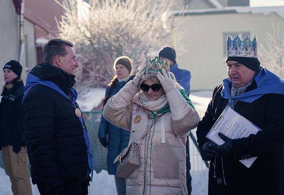 Grafika 43: Orszak Trzech Króli przeszedł ulicami Lubowidza i Mostów