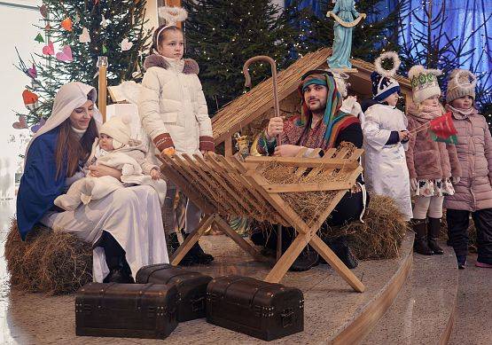 Grafika 67: Orszak Trzech Króli przeszedł ulicami Lubowidza i Mostów