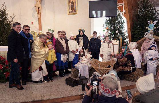 Grafika 68: Orszak Trzech Króli przeszedł ulicami Lubowidza i Mostów