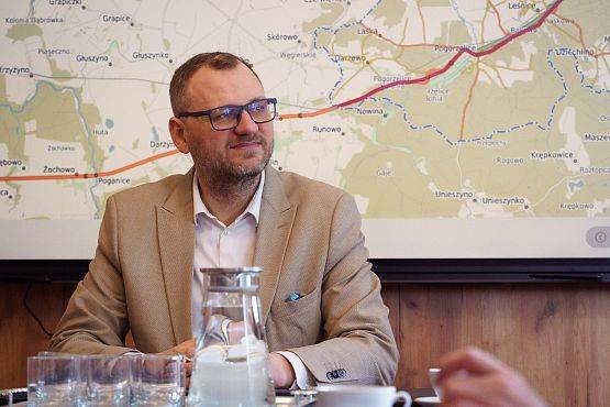 Grafika 2: Gmina w trosce o funkcjonalność dróg przy inwestycji kolejowej