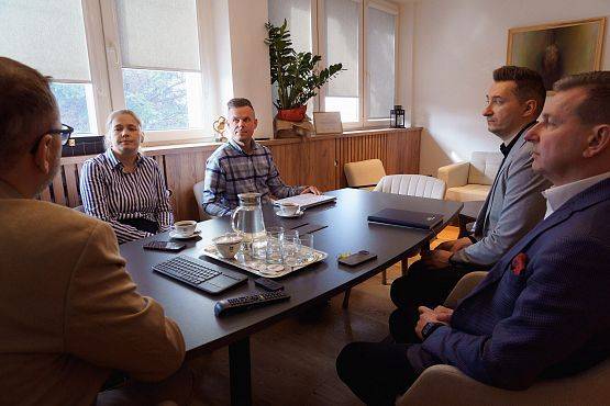 Grafika 3: Gmina w trosce o funkcjonalność dróg przy inwestycji kolejowej