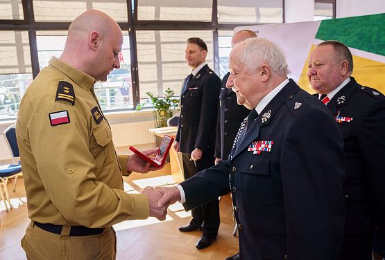 Grafika 6: Uhonorowanie strażaków i samorządowców z gminy Nowa Wieś Lęborska