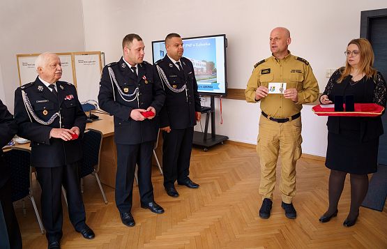 Grafika 9: Uhonorowanie strażaków i samorządowców z gminy Nowa Wieś Lęborska